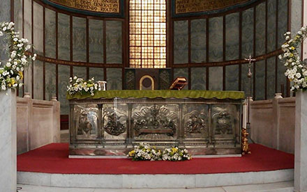 Decoro altare Duomo di Salerno
